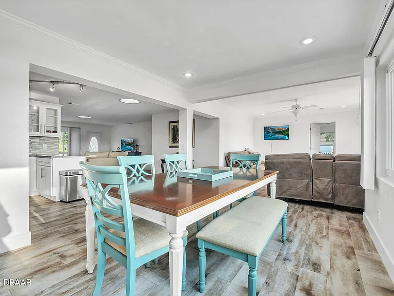 450 Lambert Ave — Photo 19