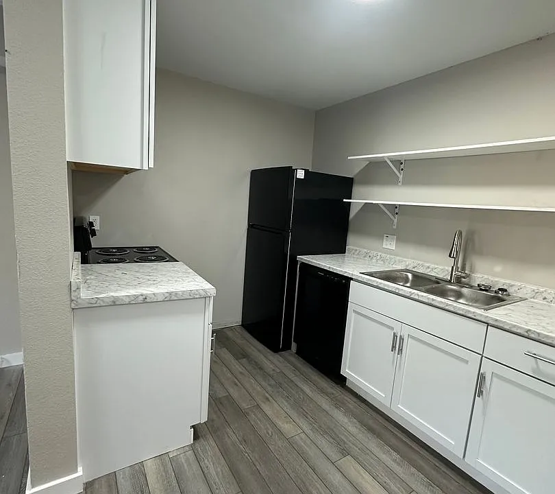 403 405th Highway 63 N