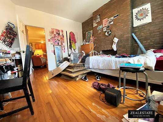 Rented by ZealEstate Group Inc | media 5