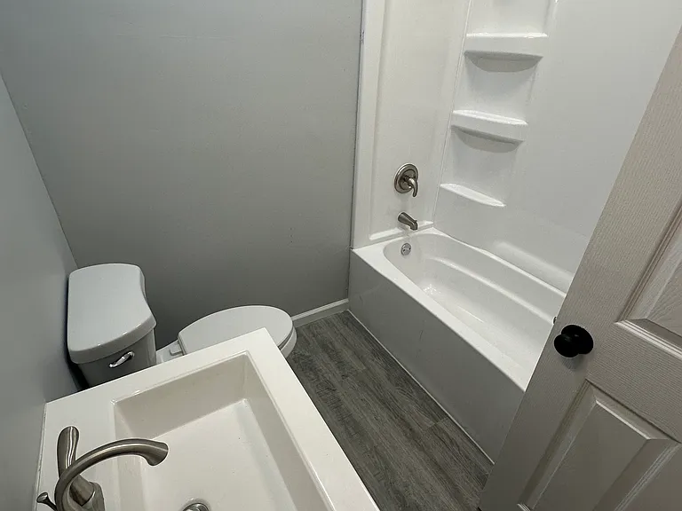 708 E Maryland St — Photo 2
