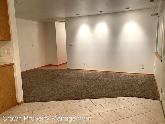 5th image of 905 Abbot St #10700942