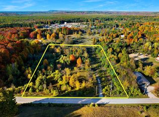 9874 Covey Rd, Beulah, MI 49617