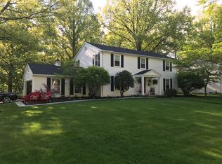 605 Revere Dr, Bay Village, OH 44140