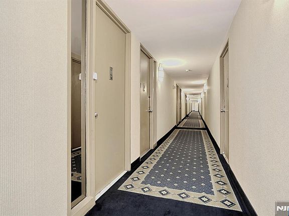 3rd image of 3 Horizon Rd APT 1432