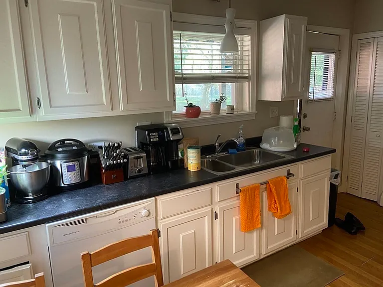 10 Rena St #1 — Photo 3