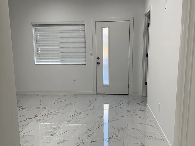 20329 1/2 Ermine St #1/2 — Photo 2