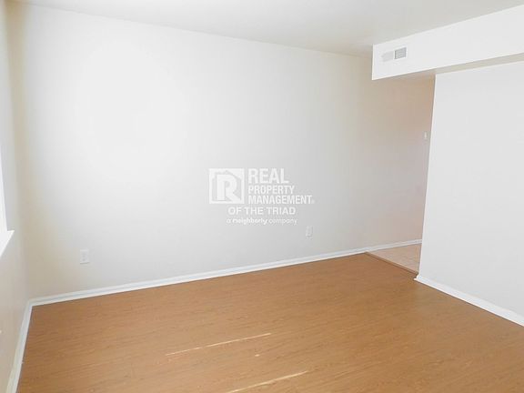 4th image of 4216 Parker St #H