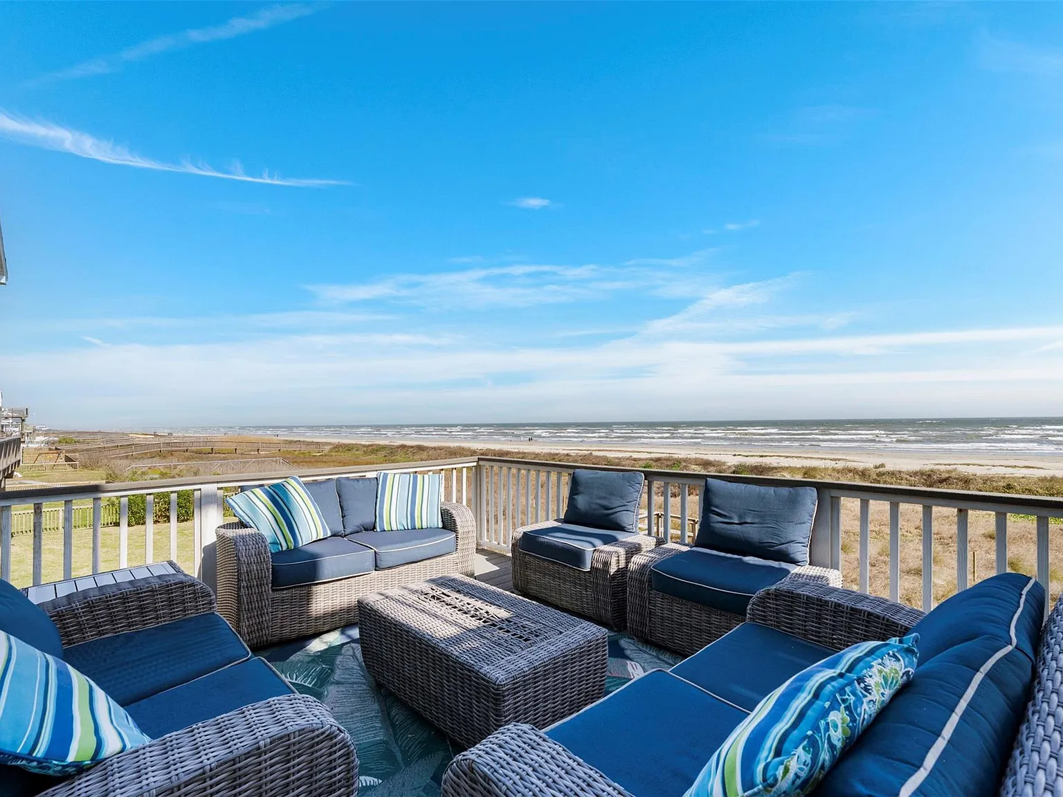 4 bed, 3.5 bath, 2983 sqft, $5,490 — Photo 2