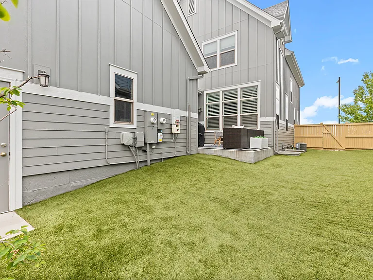 9442 E 53rd Ave — Photo 35