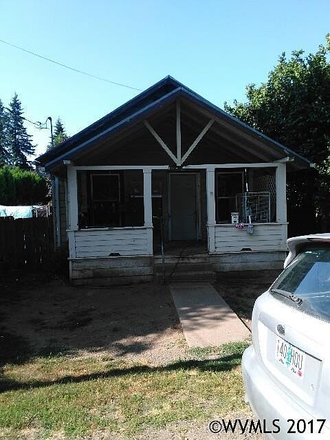 1st image of 155 SE Juniper St