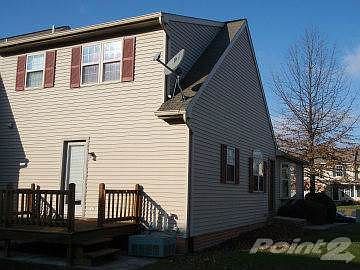 2016 Acorn Dr back