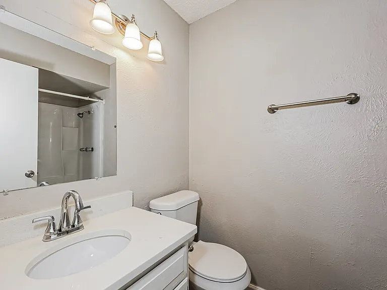 933 Lemontree Dr — Photo 11