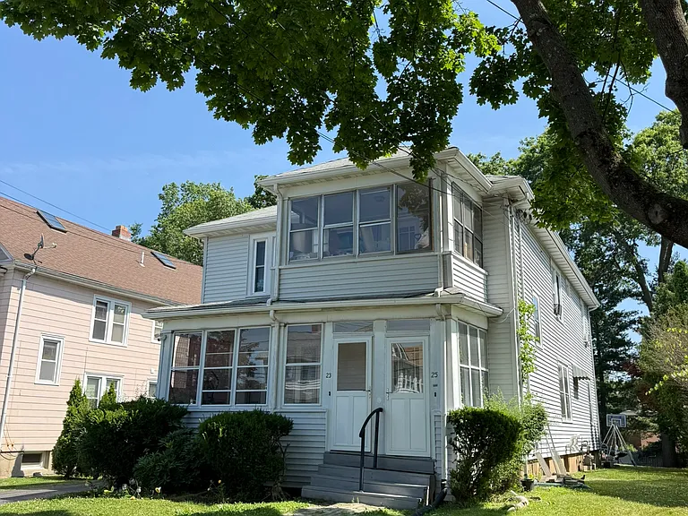 23 Gillette St — Photo 3