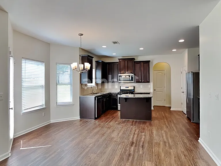 729 Rolling Downs Dr — Photo 4