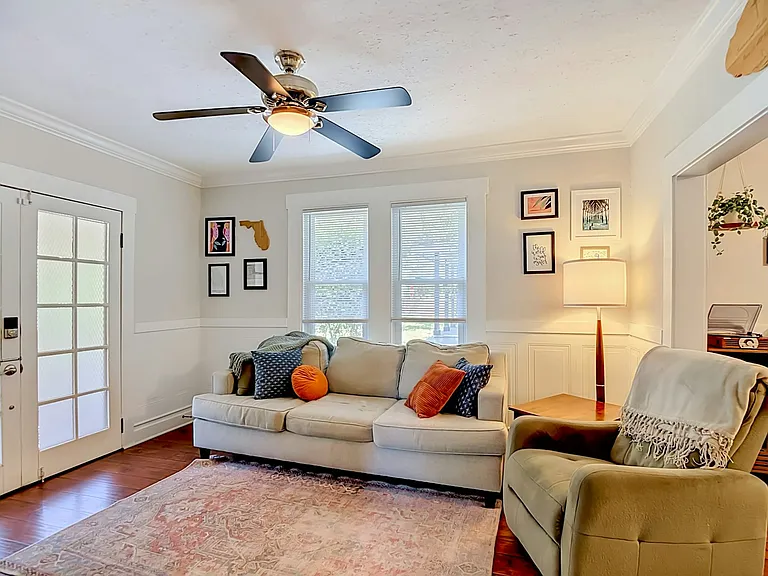 115 E Lambright St — Photo 16