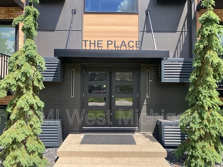 8426 Woodhaven Dr SW #4 — Photo 4