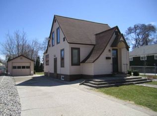 1118 Haley St, Midland, MI 48640
