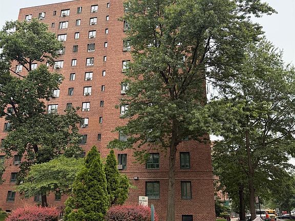 3rd image of 1605 Metropolitan Avenue #12C