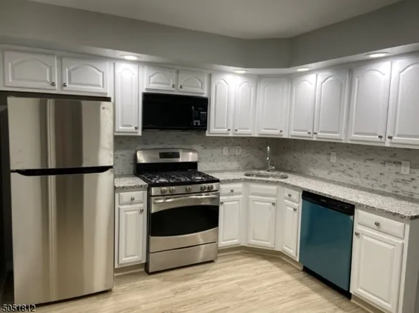 511 Dunn Cir, Bridgewater, NJ 08807