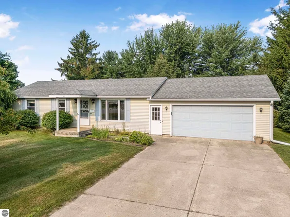 121 Barbara St, Cadillac, MI 49601