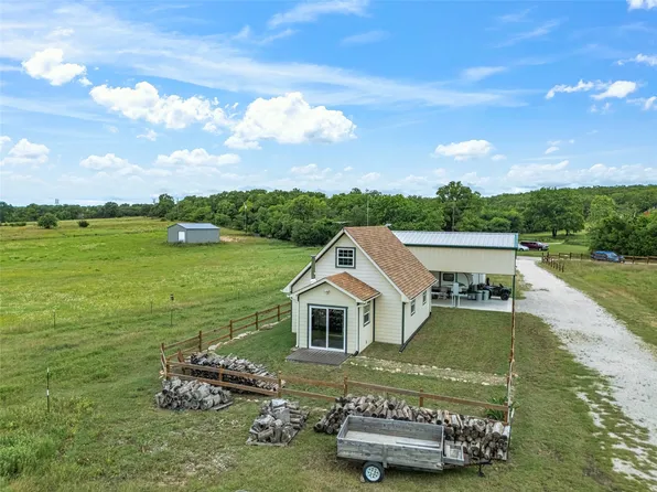 1185 County Road 1590, Alvord, TX 76225