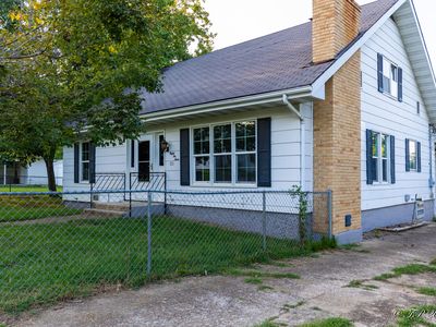 823 W Leyda Avenue, West Plains, MO, 65775