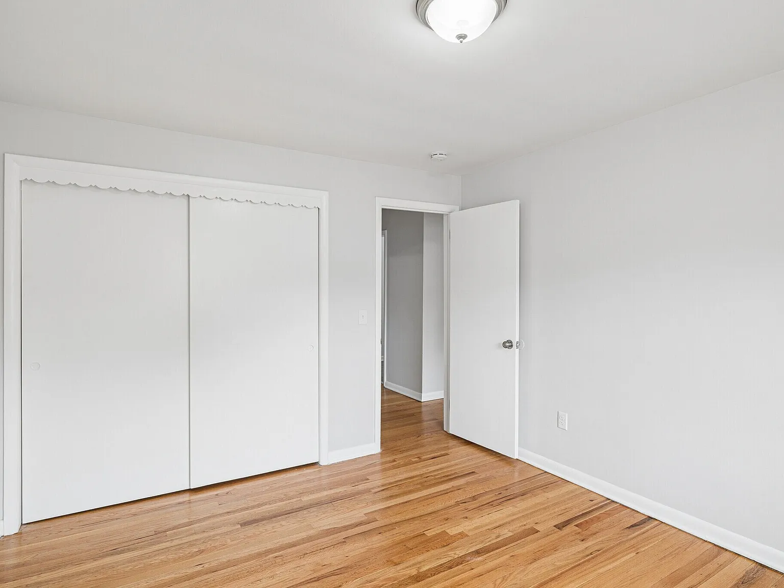 2 bed, 700 sqft, $1,800 — Photo 3