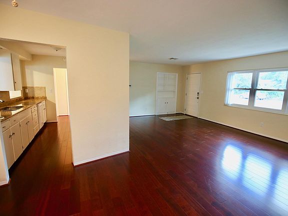 2nd image of 235 23rd Ave SE