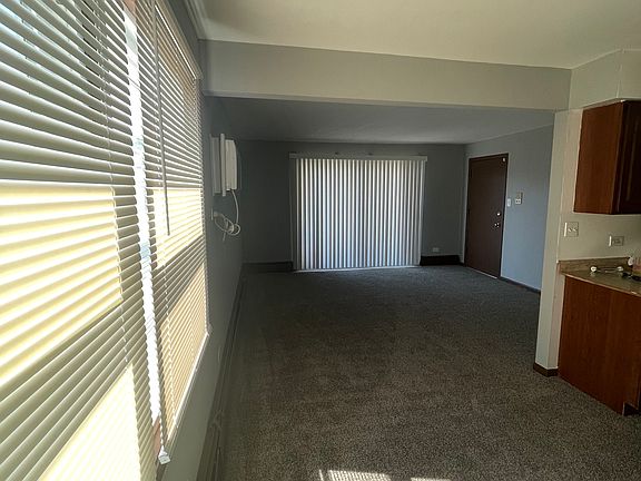 2nd image of 1020 E 150th Pl APT 2E