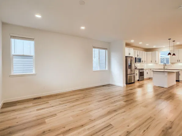 2355 S Troy Ct, Aurora, CO 80014