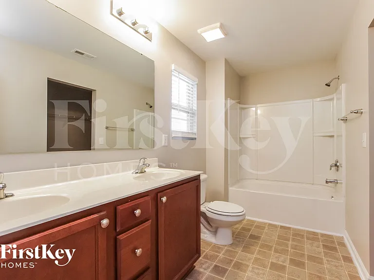 1523 Kellys Landing Dr — Photo 9