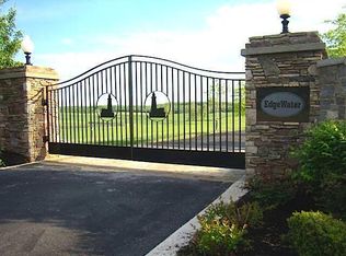 101 Lakeshore Dr, Russell Springs, KY 42642