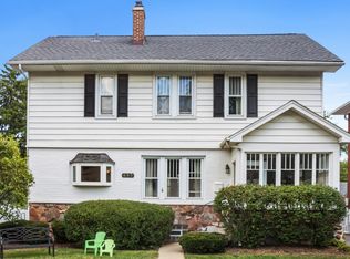 605 N Waiola Ave, La Grange Park, IL 60526