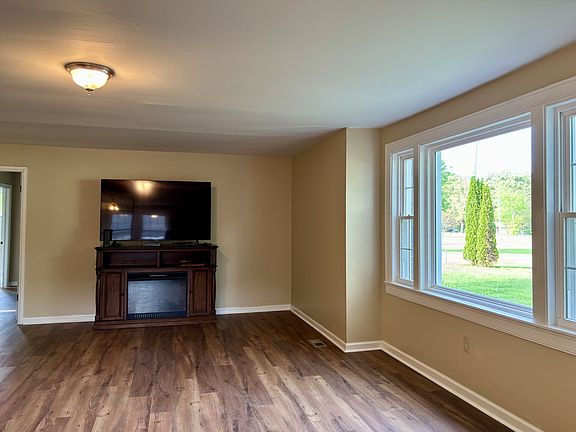 5th image of 125 Carter Blake Rd