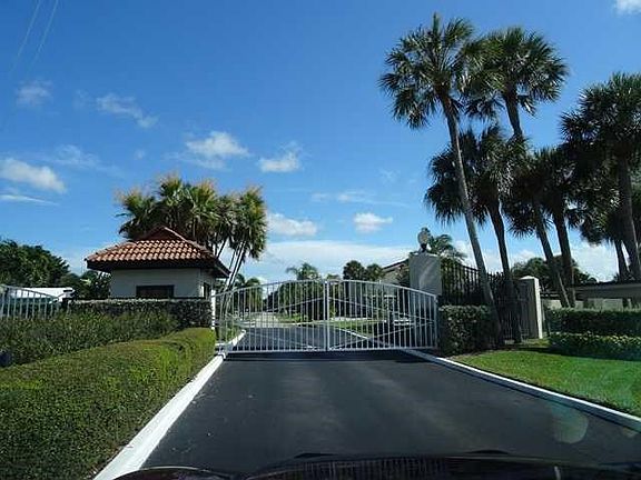 Community gate