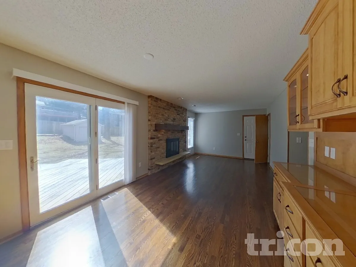Building Photo - 3301 Skyview Dr