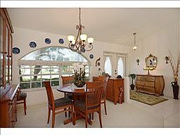 3rd image of 28926 Winthrop Cir