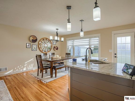 3rd image of 5711 S 91st St