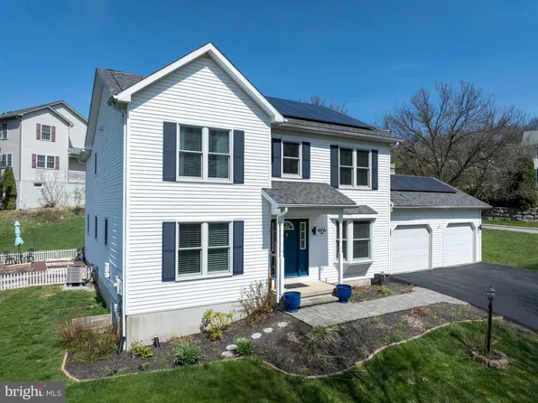 211 Baldwin St, Lemont, PA 16851