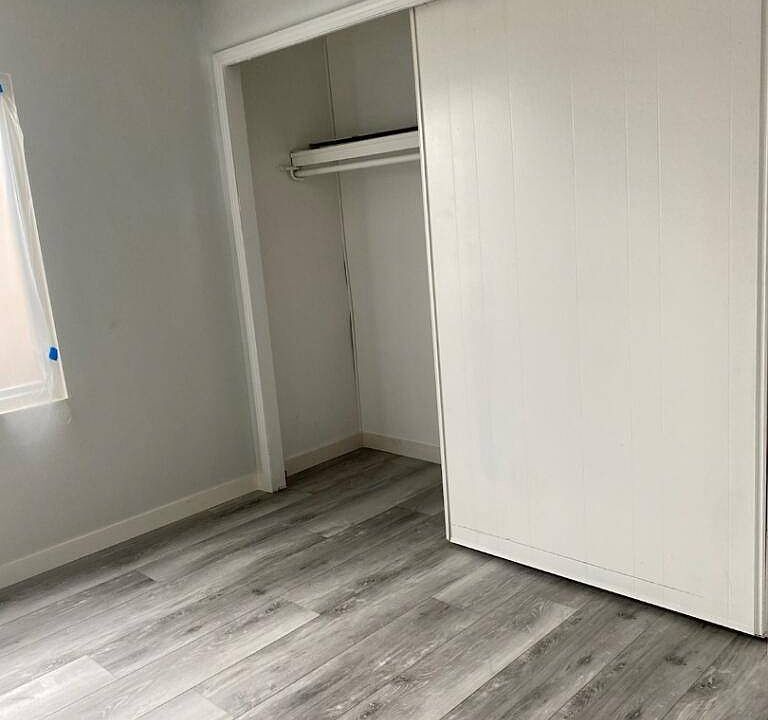 2nd image of 10701 Cedar Ave Space 221