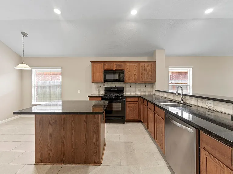 731 Pickett Hill Ln — Photo 9