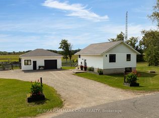 2514 Saint Amant Rd, Severn, ON L0K 2C0