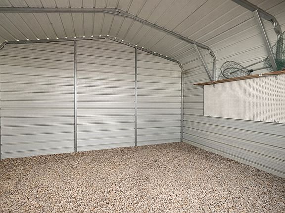 3rd image of 750 Waterfront Row