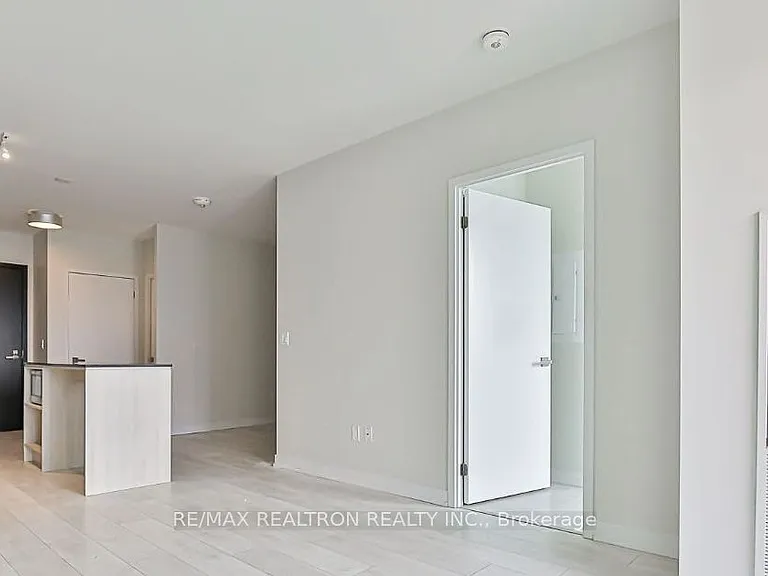 31 Tippett Rd #636 — Photo 16