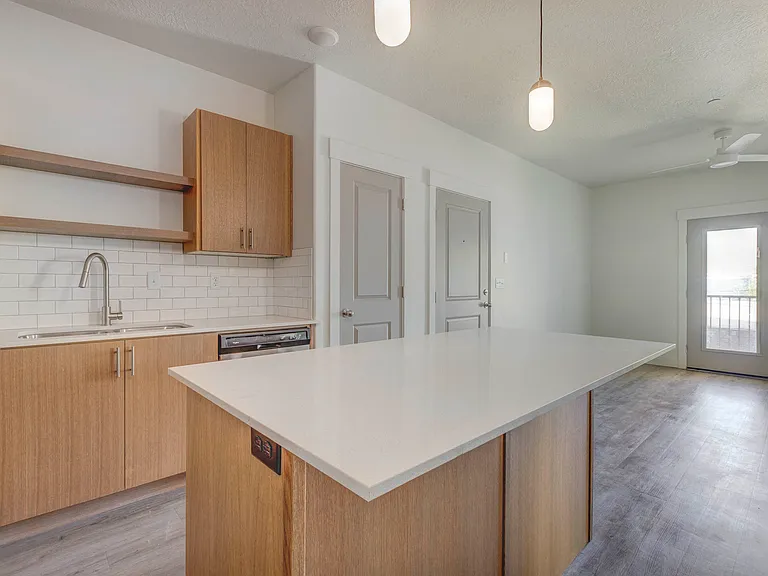 Villas on Main — Photo 16