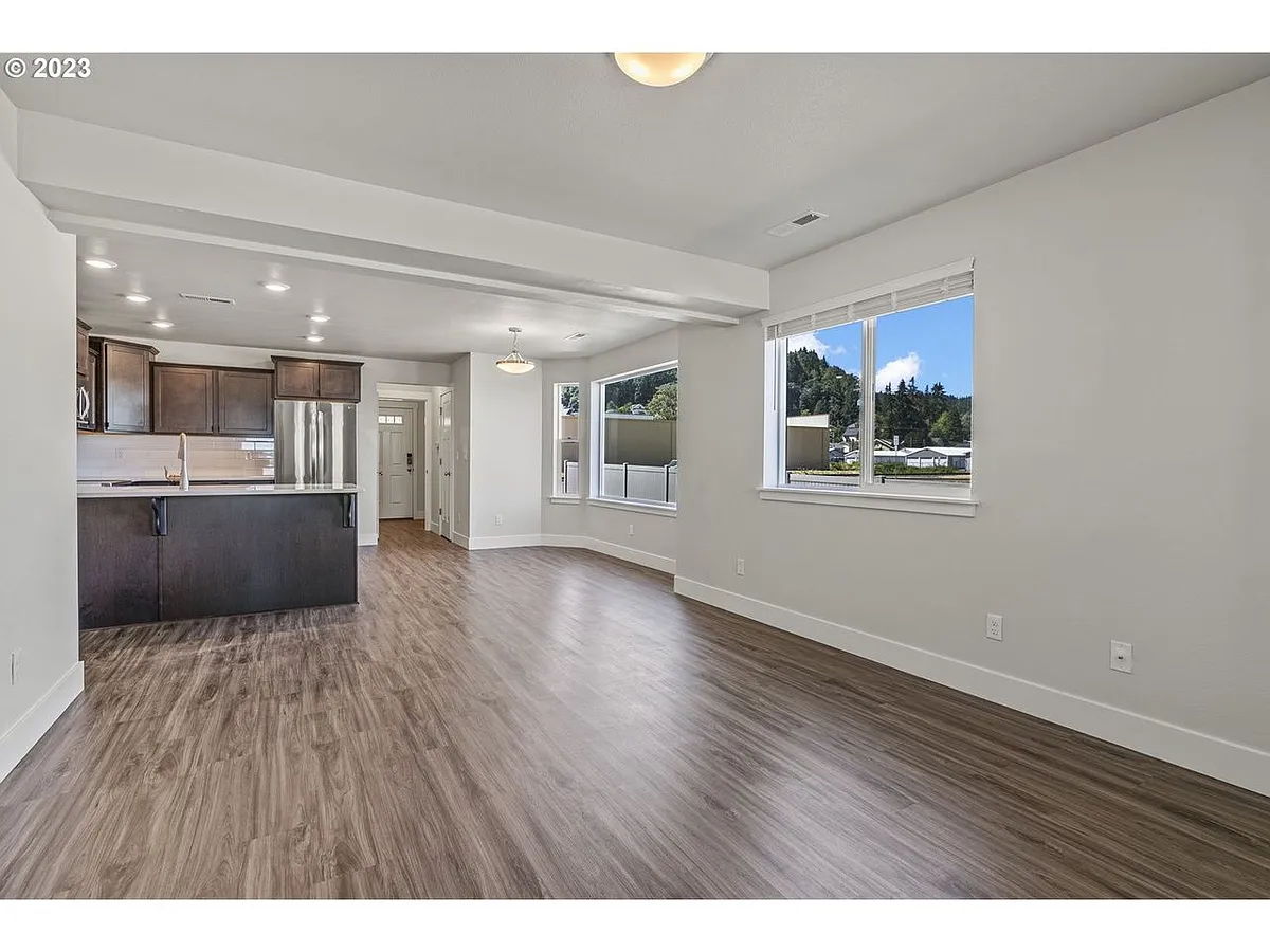 Building Photo - 208 W A St #2