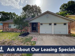 104 Julie Dr, Crowley, TX 76036