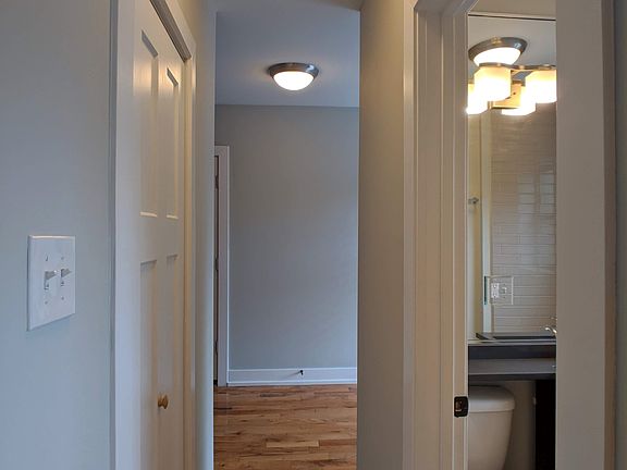 3rd image of 2901 N Mildred Ave #2900-2912-BB3