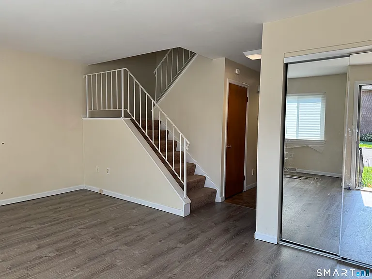330 Merwin Ave #F4 — Photo 3