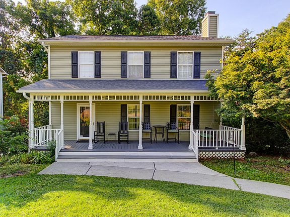 3rd image of 8814 Brucewood Ln